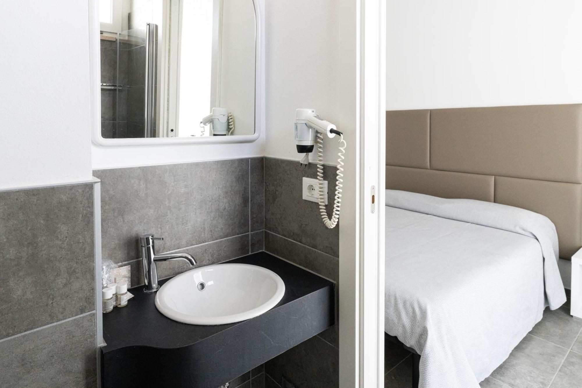 Hotel Eugenio Cesenatico Eksteriør billede